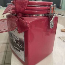 Red Lockable Glass Kirkland Container