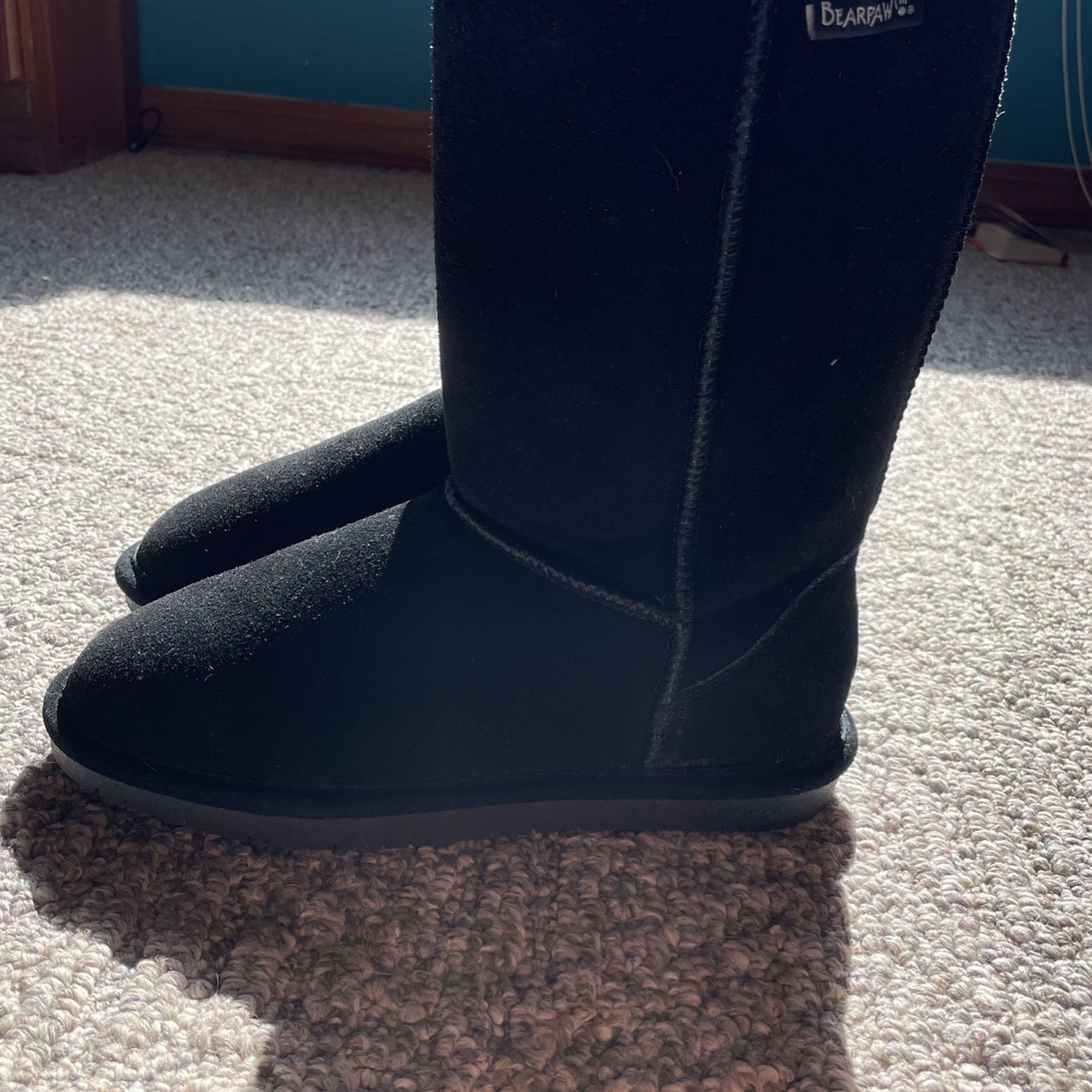 Bear paw Boots Size 9 Black