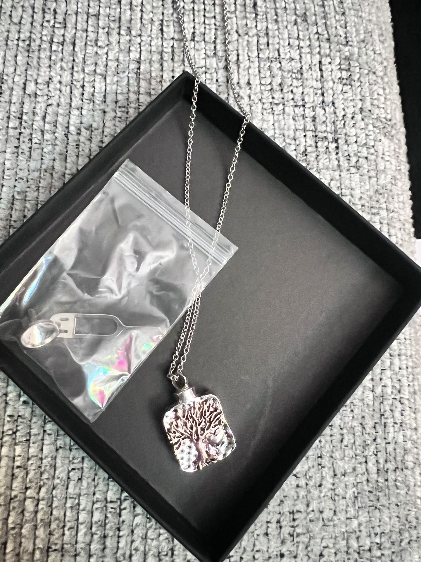 Tree of Life Flask Memorial Cremation Jewelry Keepsake for Ashes Urn Necklace