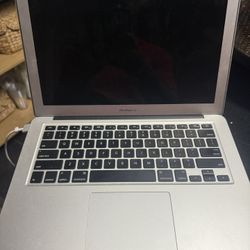 MacBook Air (2014) 