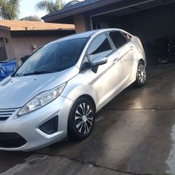 2013 Ford Fiesta 