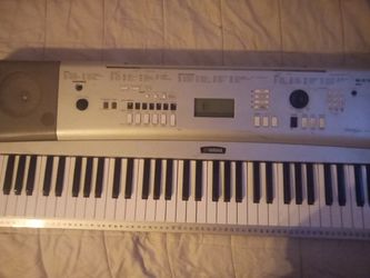 DGX230 Yamaha Portable Keyboard 
