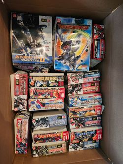 Gundam Model Kit Lot 22 figures  1990s 2000s W/ Boxes + Manuals