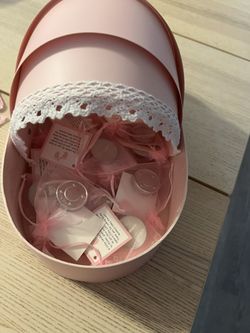 Baby Crib Decoration With 17 Beautiful Souvenirs