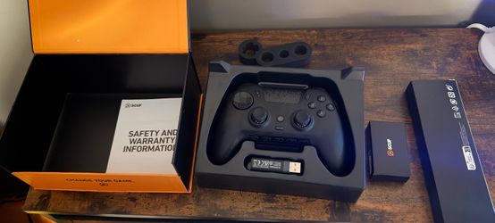 SCUF - ENVISION PRO v2 Wireless Gaming Controller for PC with Anti-Drift Thumbst