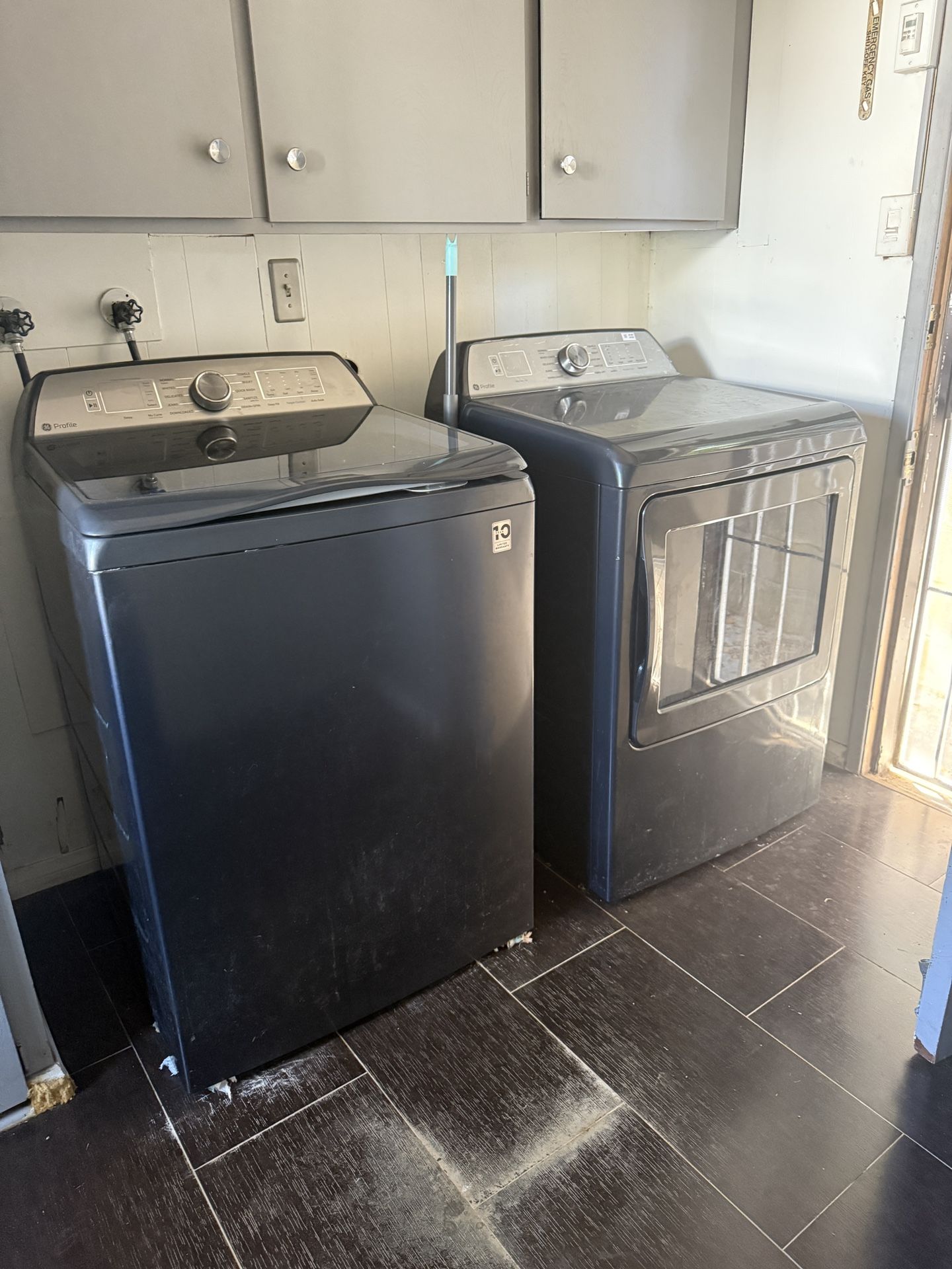 Washer And Dryer Set