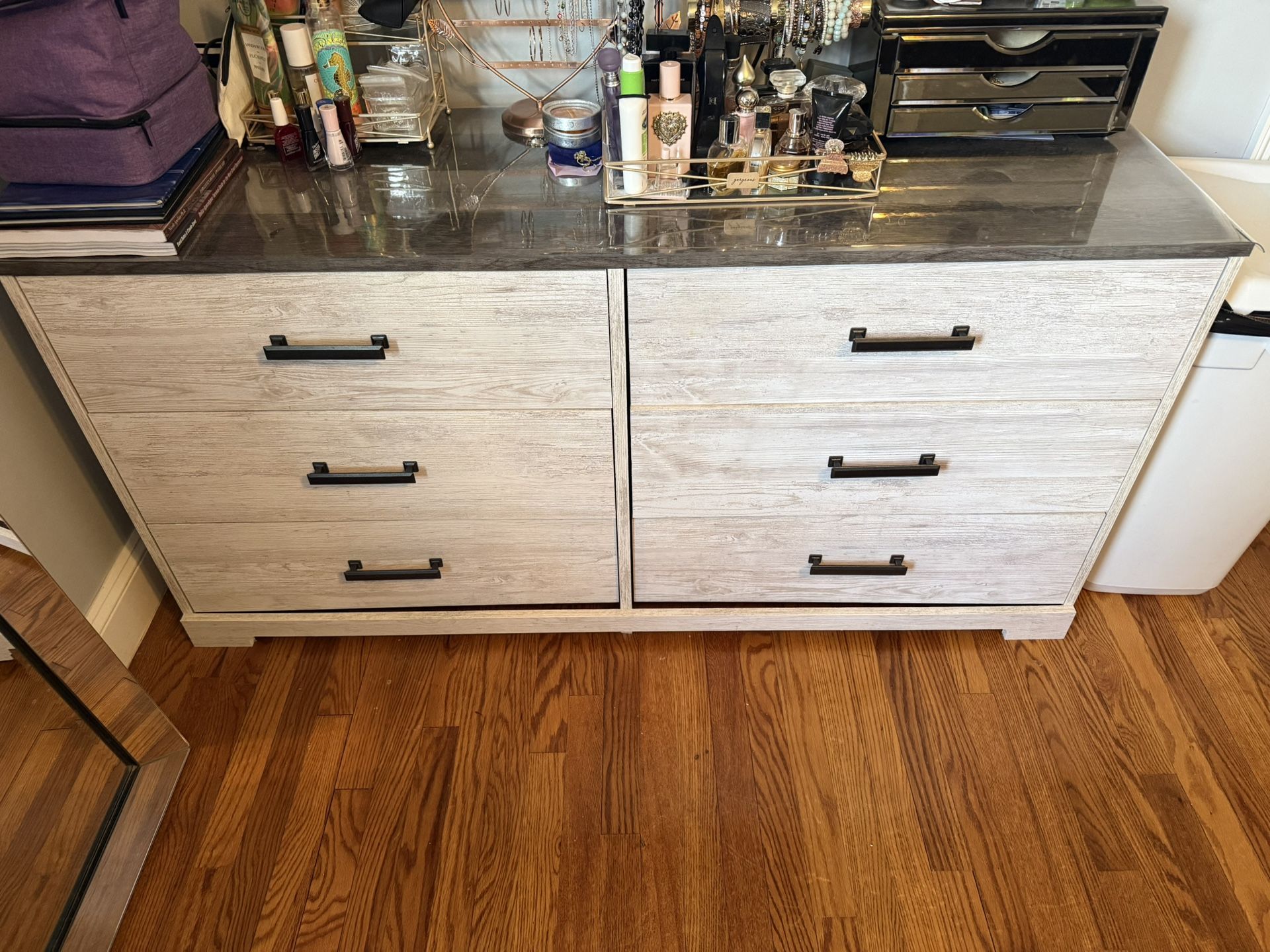 Modern 6-Drawer Dresser – Light Wood – Clean Minimal Design