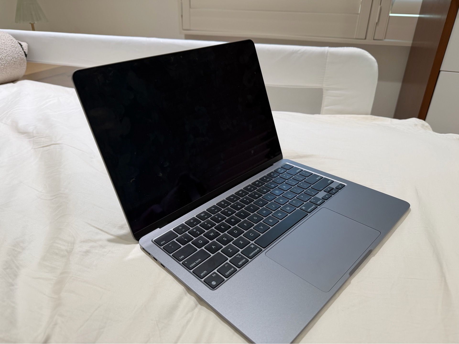 MacBook Air 2022 8GB