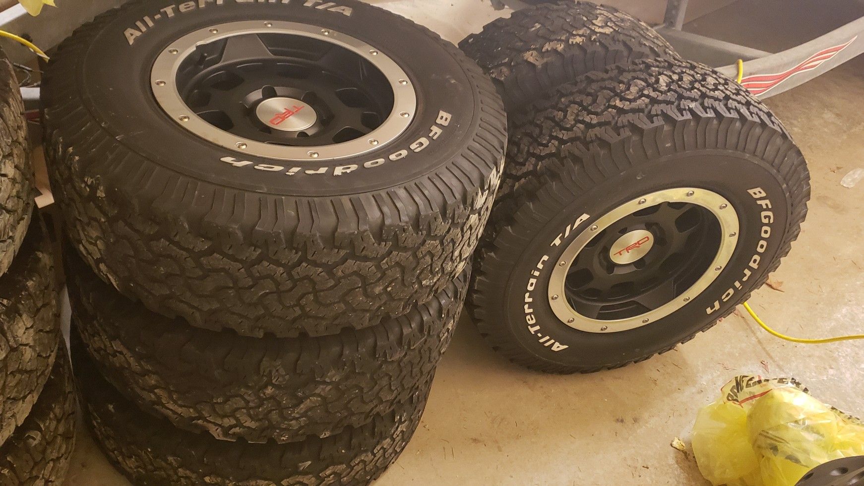 Toyota TRD faux lock 16" wheels - Set of 5