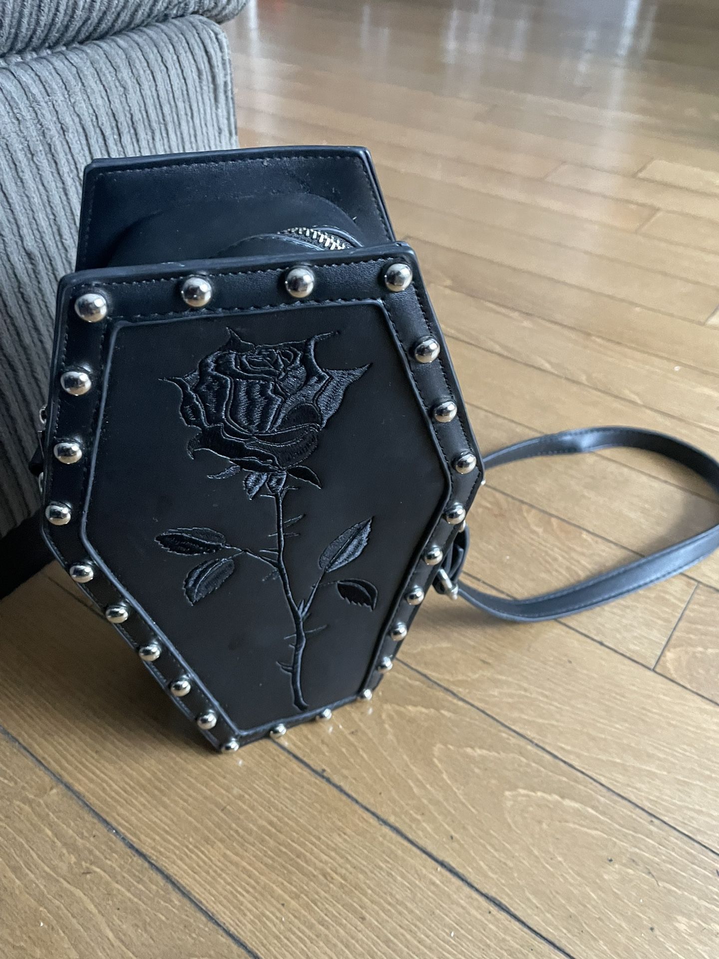 Purse Coffin Shape With Zipper 