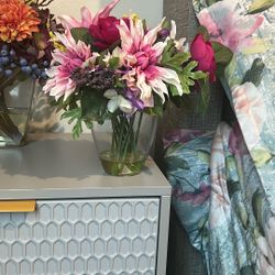 Fake Flowers Arrangement 