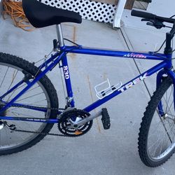 Trek 830 Frame 18 inches Wheels 26   21  Speed 