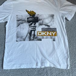 DKNY White T-shirt M