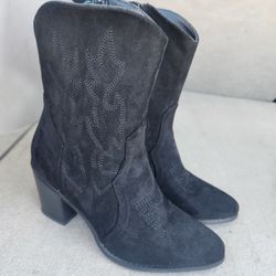 Woman Boots Size 8