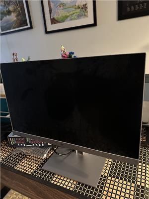 HP EliteDisplay E223 21.5-Inch Screen LED-Lit Monitor Silver - great condition