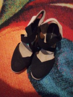 New Never Worn Adrienne Vittadini Size 8