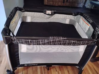 Pack and play with infant insert