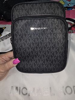 MK Jet Set travel Medium Logo Crossbody