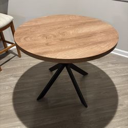 37.5” Round Table