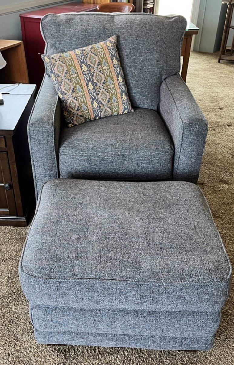 La-Z Boy Gray Armchair with Ottoman - Kennedy