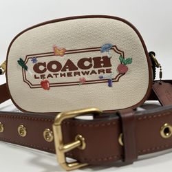 NWT Coach Camera Crossbody With Garden Embroidery Coach Badge-Natural