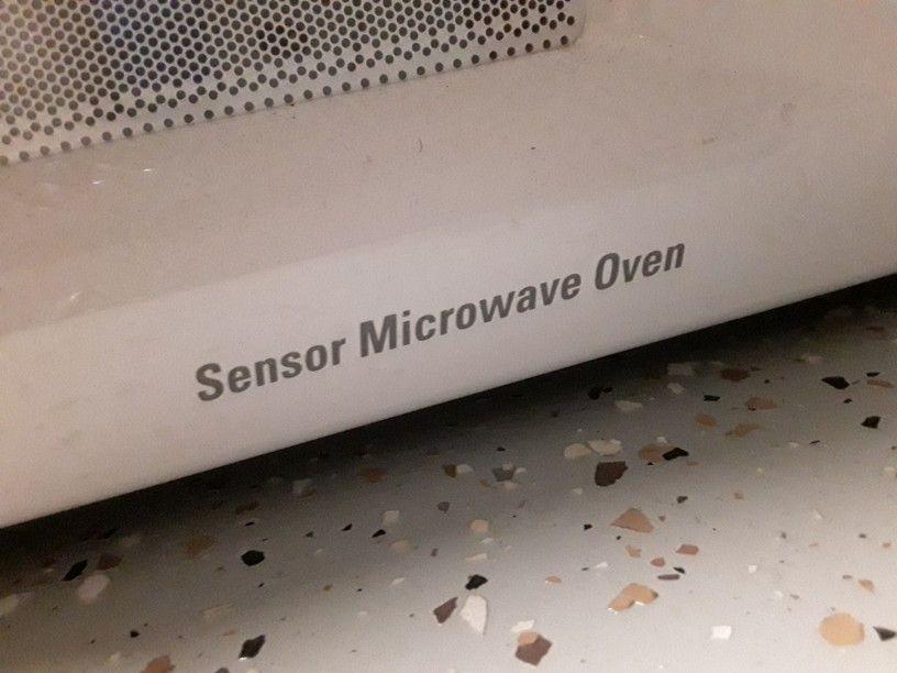 Like New Sensor Microwave Oven In Spring Hill