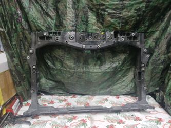 2023-25 Honda HR-V Radiator support
