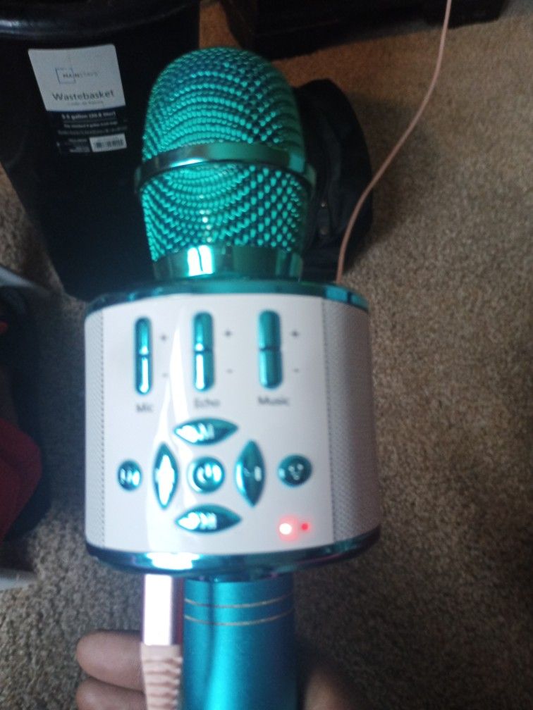 Bluetooth Karaoke Microphone