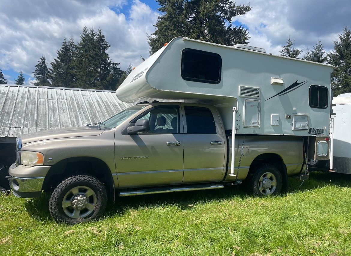 2009 Lance 805