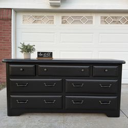 Beautiful Black 7-Drawer Solid Wood Dresser