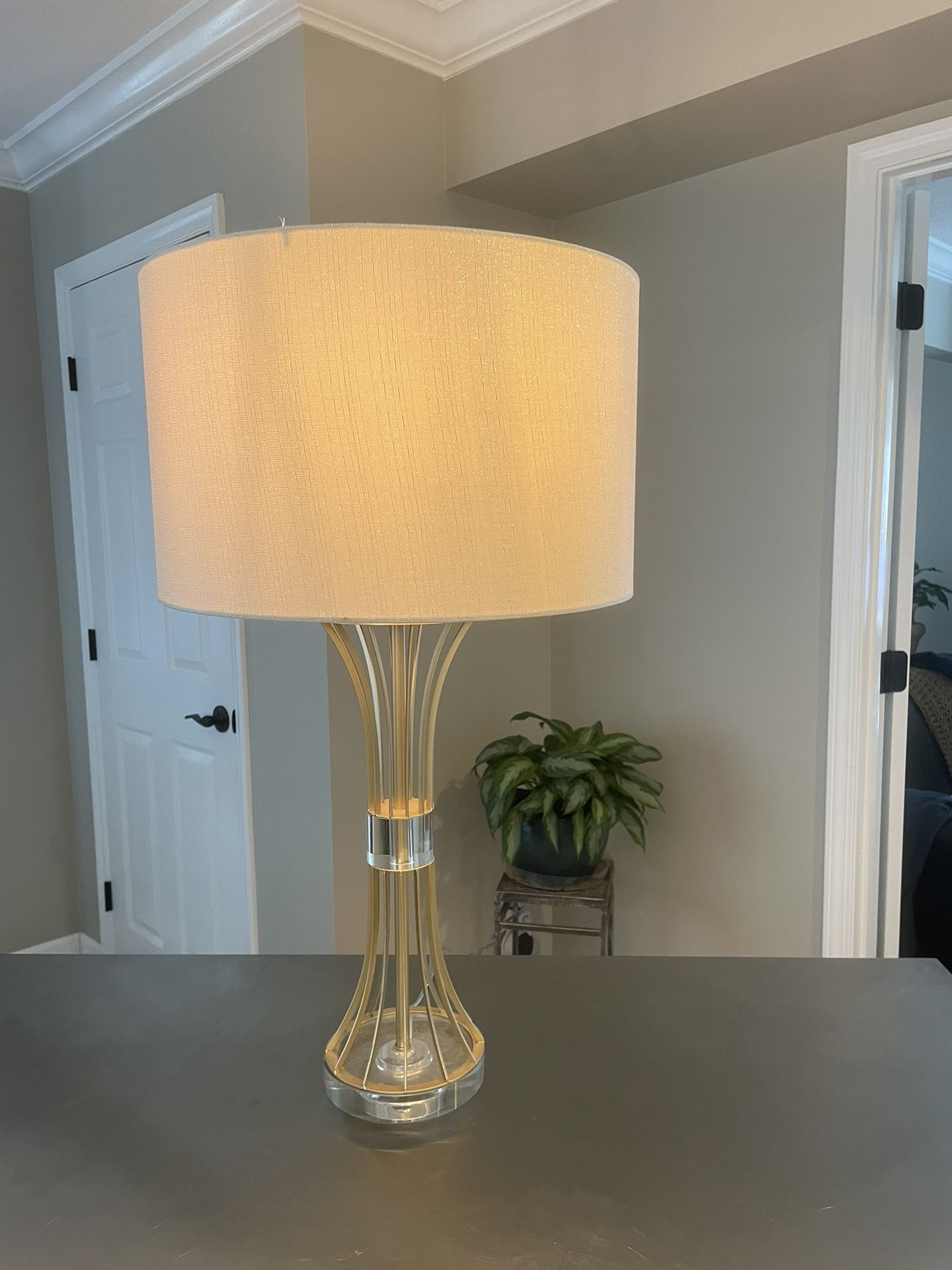 Table Lamp Beautiful Clear/gold Reduced $45