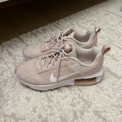women nike size 9 shoes