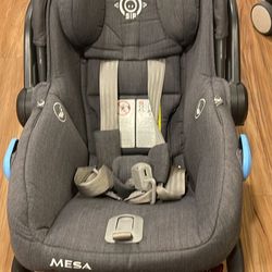 Uppababy Mesa Infant Car seat And Base 