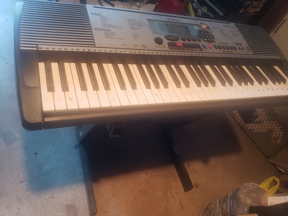 Yamaha Keyboard And Pro Line Stand Folding