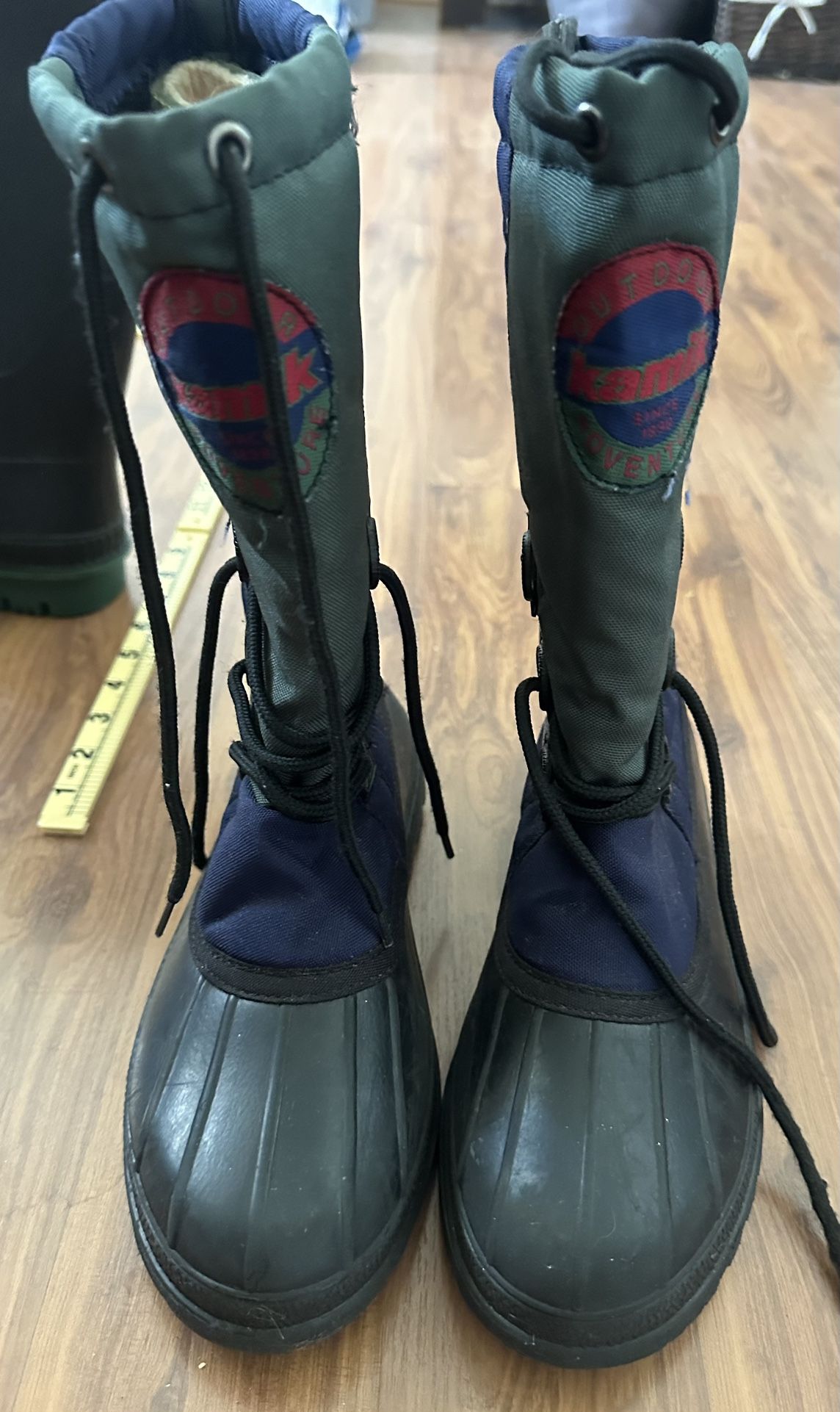 Used Kamik Boots For Rain/snow. Size 6. Lined.