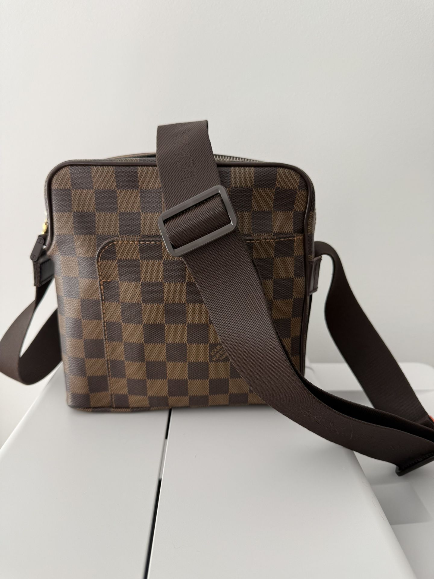 Authentic Louis Vuitton Olav DE PM