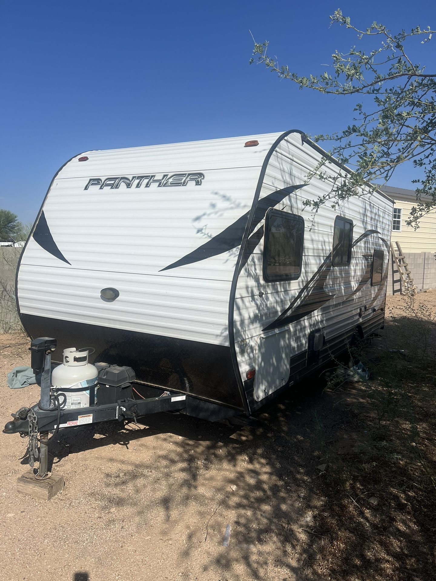 Coach works Panther 16RB Mini lite Towable RV Travel Trailer 20 ft. Sleeps 5 Propane AC Camper