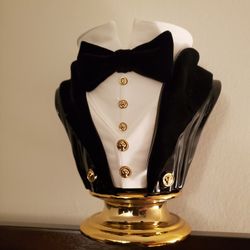 2021 bath and body works halloween  3 wick candle tuxedo candle holder