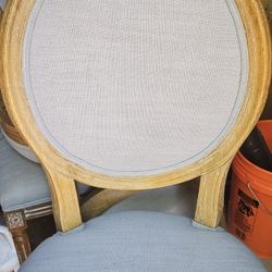 6 Chairs 