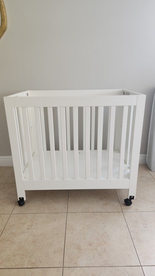 Babyletto Origami Mini Crib