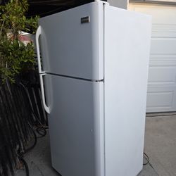 FREE REFRIGERATOR 