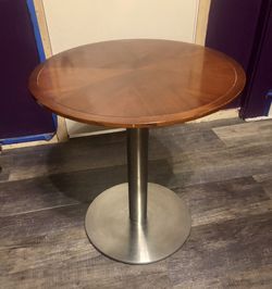 Small table 2ft across table 2ft 2 1/2 (H)