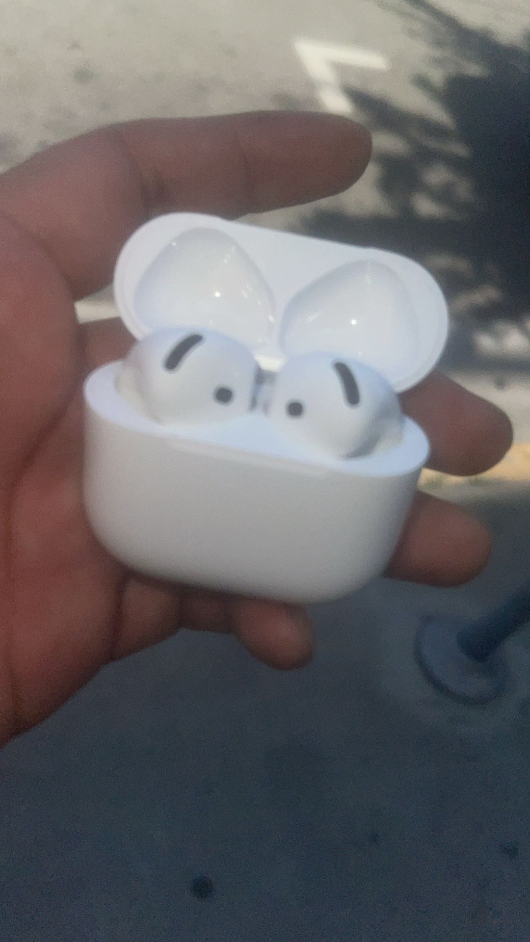 AirPods 4