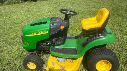 John Deere riding mower, L110 Automatic, 42” cutting deck