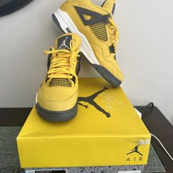 Size 12- Jordan 4 Retro Lightning