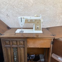 Sewing machine￼