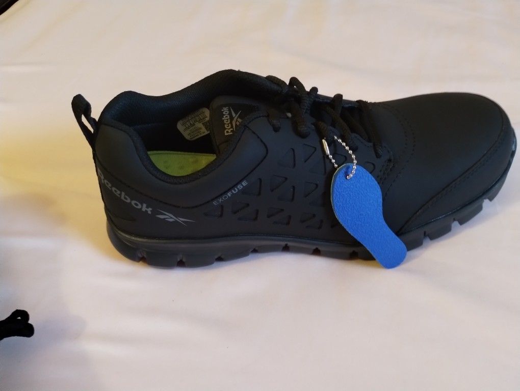 $30 Reebok Shoes Size 7 Men's 8 1/2 Women's 