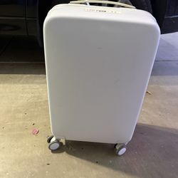 Raden Carry On Suitcase 