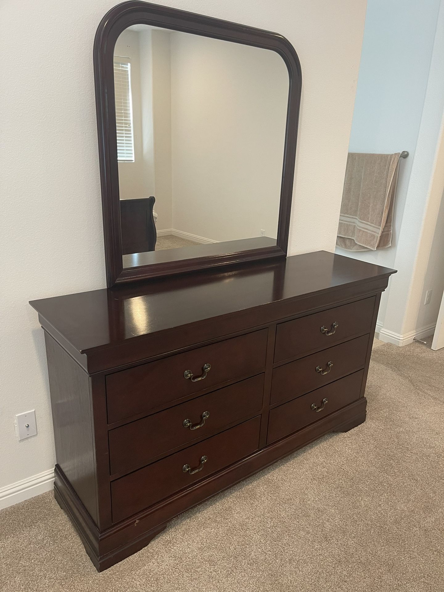 Bedroom Set Queen Size Like New