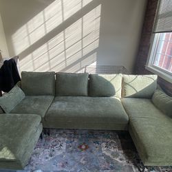 Sectional Couch- Reversible Sleeper Sofa And Chaise 